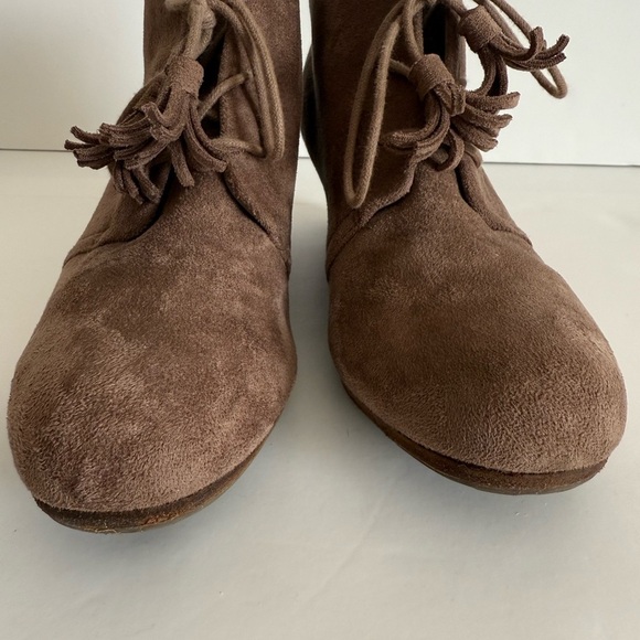 Dr. Scholl’s Dakota Taupe Brown Suede Ankle Booties with Wedge Heel Lace-Up - Picture 9 of 10